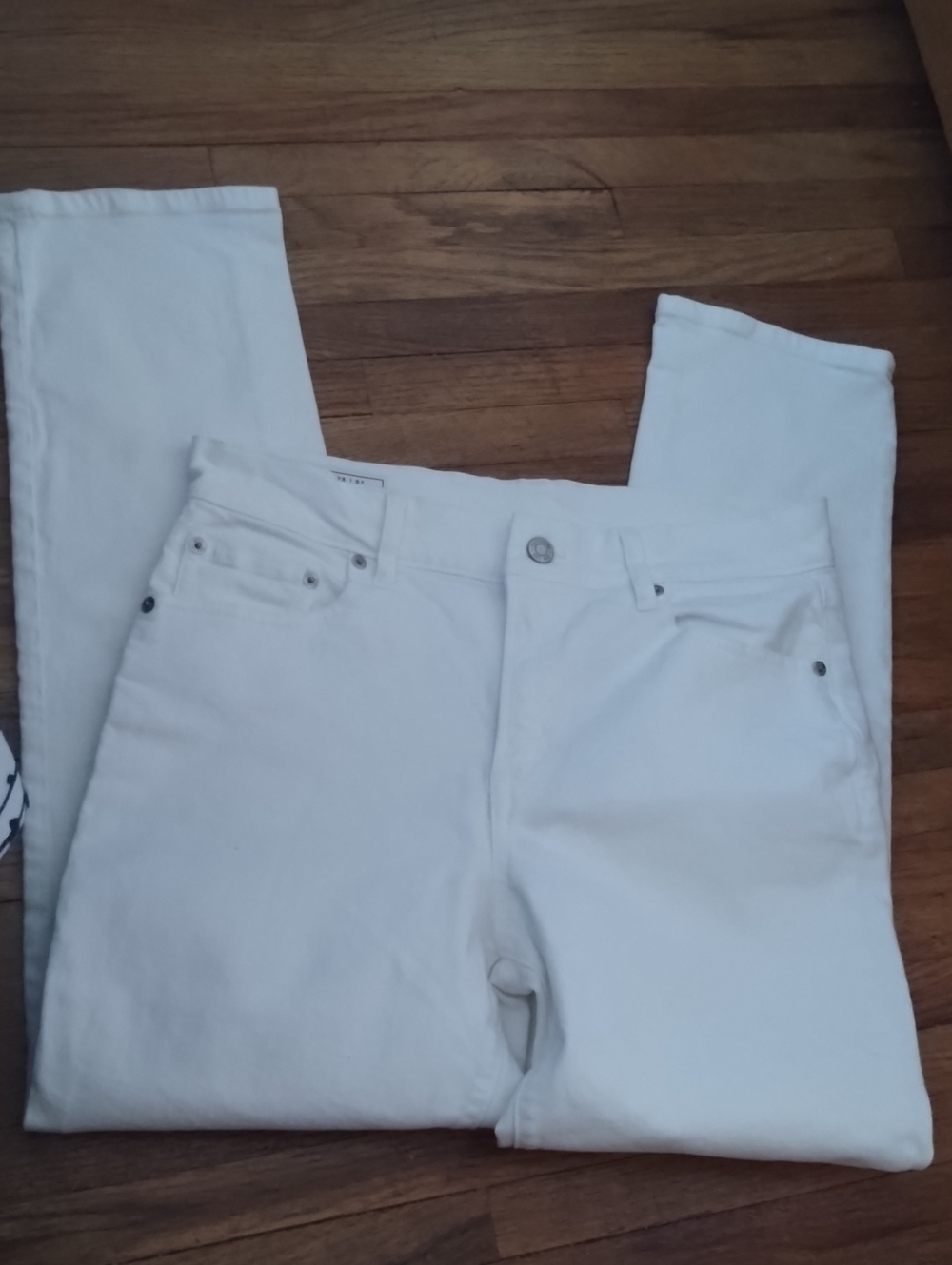 GAP White Girlfriend Mid Rise Jeans